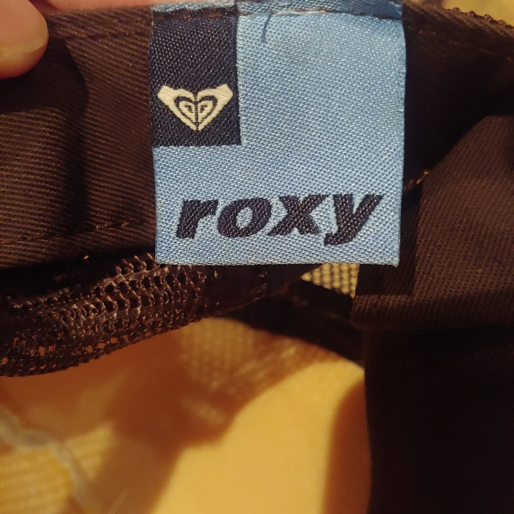 NWOT Roxy trucker hat - Picture 2 of 2
